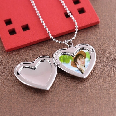 Picture of Heart Shape Friend Photo Locket Picture Frame Necklace For Girls (Silver)