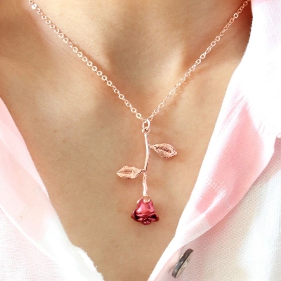 Picture of Red Rose Flower Pendant Necklace Hot Selling Jewelry Flower Clavicle Chain Female - Necklace For Girls (Gold Red)