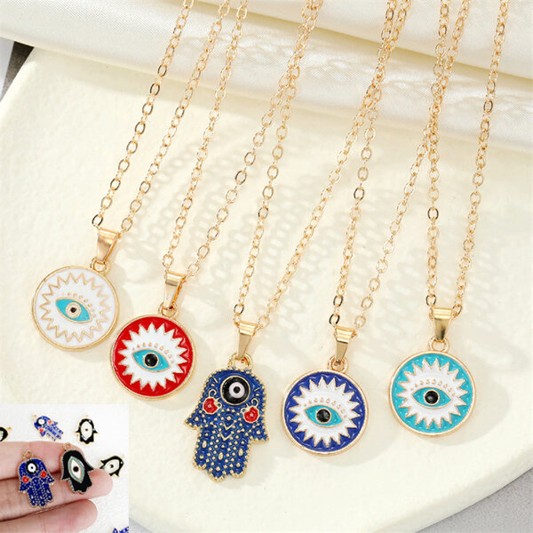 Picture of Popular Fatima Hand Creative Pendant Set C1 All-Match Necklace Panja Mala with Locket Temple Exhibition Hot Selling Jewelry Accessories Birthday Wedding Engagement Bridal Party Amazing Gift for Male and Female Green Gold Color
