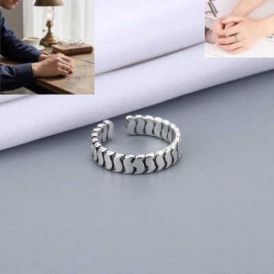 Picture of Adjustable Popular Chain Finger Ring Set B1 All-Match Cold Style Versatile Personality Autumn Retro Angti Hot Selling Jewelry Accessories Birthday Wedding Engagement Bridal Party Amazing Gift Item for Men and Women Silver Color