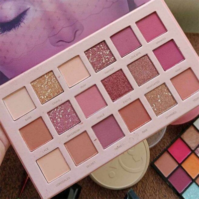 Picture of 18 Colors eyeshadow pallete Glitter Makeup Matte Eye shadow make up palette 