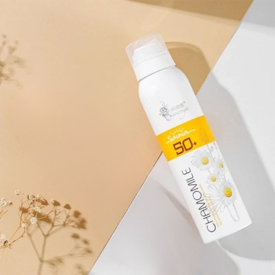 Picture of Chamomile Essence Shoothing, Moisturizing, Isolating And Protecting Sunscreen Spray SPF 50 Multicolor