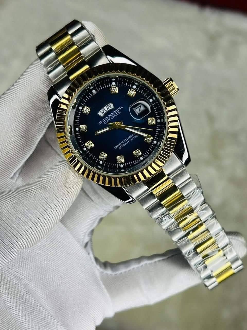 Picture of Luxury Stainless Steel Analog Date & Day Watch For Men