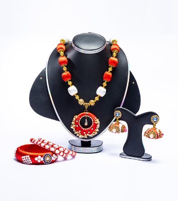 Picture of Red and White Silk Thread Jewellery Set