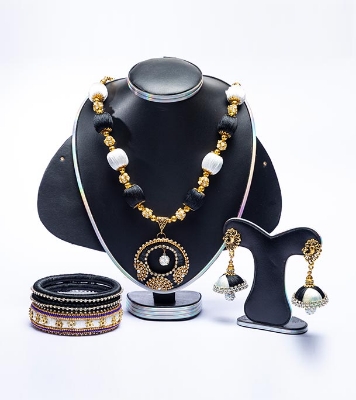 Picture of White and Black Silk Thread Jewellery Set