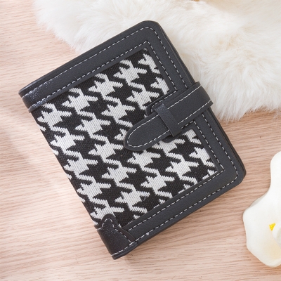 Picture of Short Wallet with Multiple,Simple Hand-Held Card Holder - black & white 