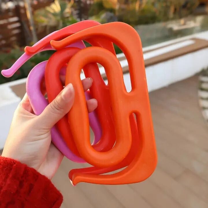 Picture of 2 Pcs Portable Bag Grip Grocery Bag Carrier Shopping Bag Carrier Grocery Bag Holder Multipurpose Clips Handle Carrier_The Asia Express-Multicolor