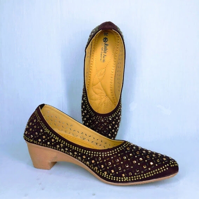 Picture of Ladies full shoe upper with an iconic Stone design, Ladies full shoes (Chocolate,EU:36)