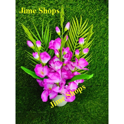 Picture of Artificial Gladiolus Flower & plant 57cm in Plastic Vases for any kind of Decoration (Purple)