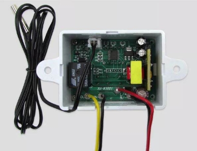 Picture of LED Digital Temperature Controller XHW-3001 - Thermostat with Thermoregulatory Sensor - Incubators Fridges Heating and Cooling Applications (White)