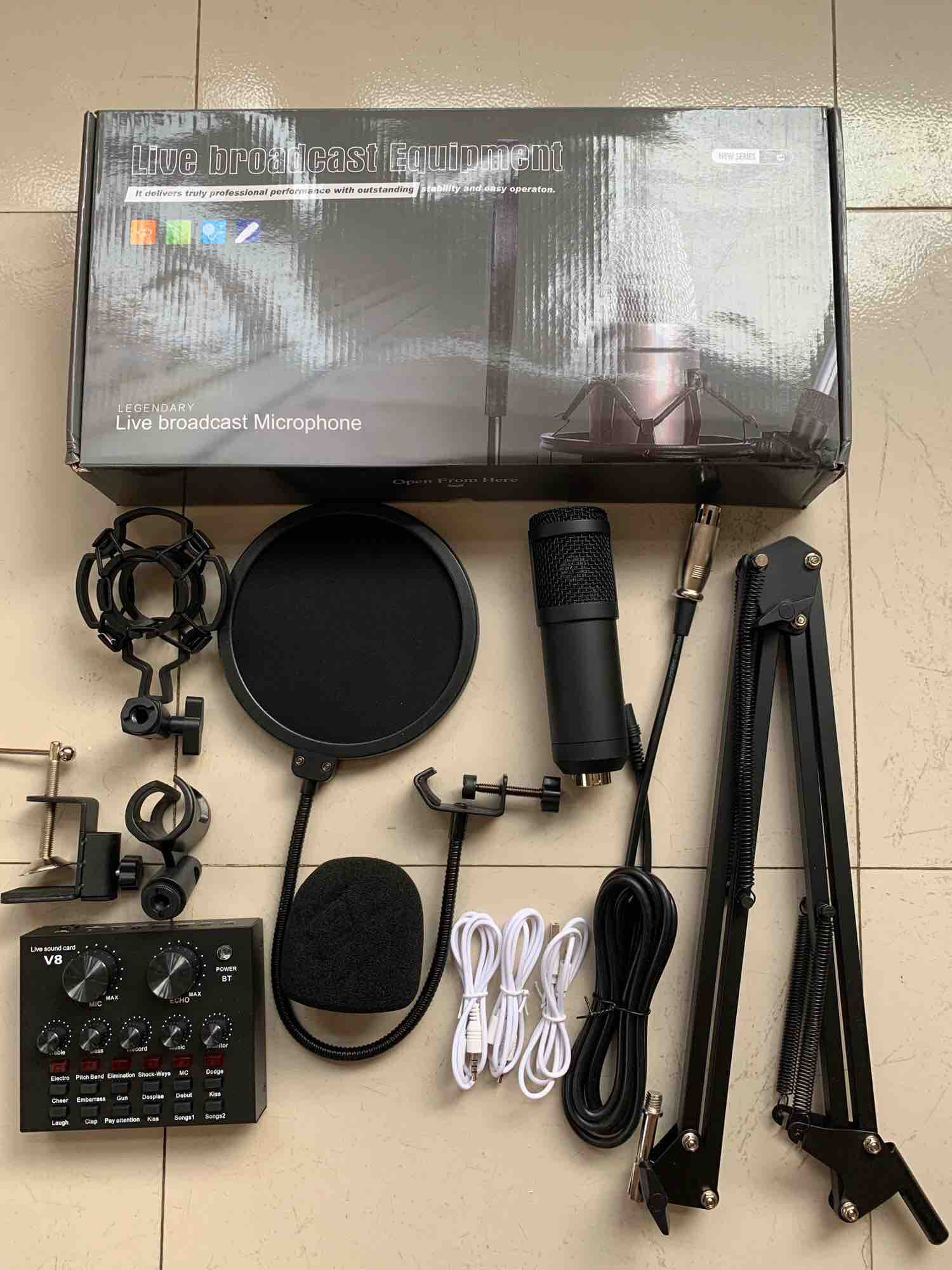 Picture of BM800  Professional Condenser Studio Record Microphone With Sound Card Live Microphone Package Phone & Computer (Gold)