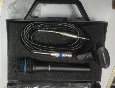 Picture of TV Journalist Professional Dynamic Microphone Lane LM-574  For Mobile/ Facebook Live/ Youtubers (Black)