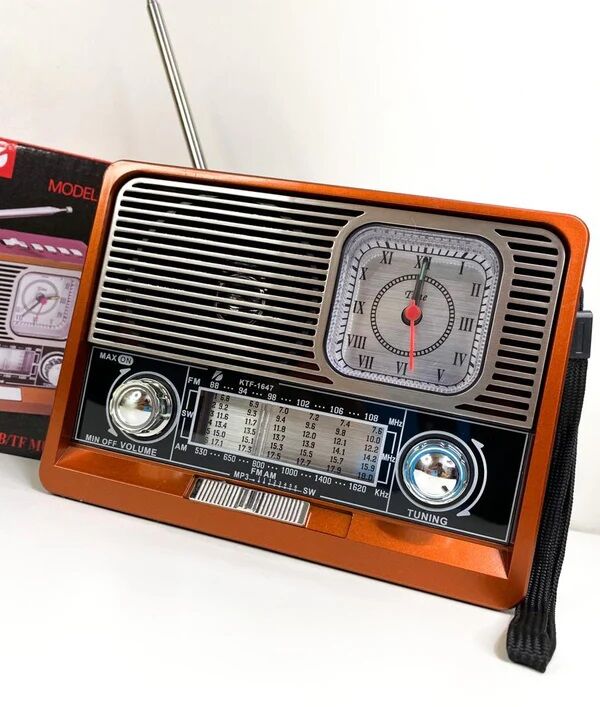 Picture of Ktf-1647 Portable Wireless AM FM SW 8 Band Bt Outdoor Home Radio Speaker with Flashlight Multi-function Mp3 TF USB Music Player (Multicolor)