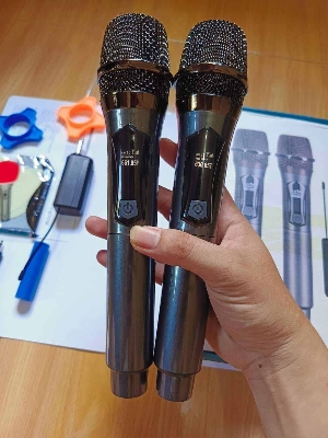 Picture of Professional 2 Pcs wireless Mic 2 in 1 Rechargeable V21 (BoxPack) 