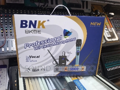 Picture of Professional UHF BNK - BK9E, 2in1 Wireless Microphones (1 Headband, 1 Hand Microphone)  with balanced output 