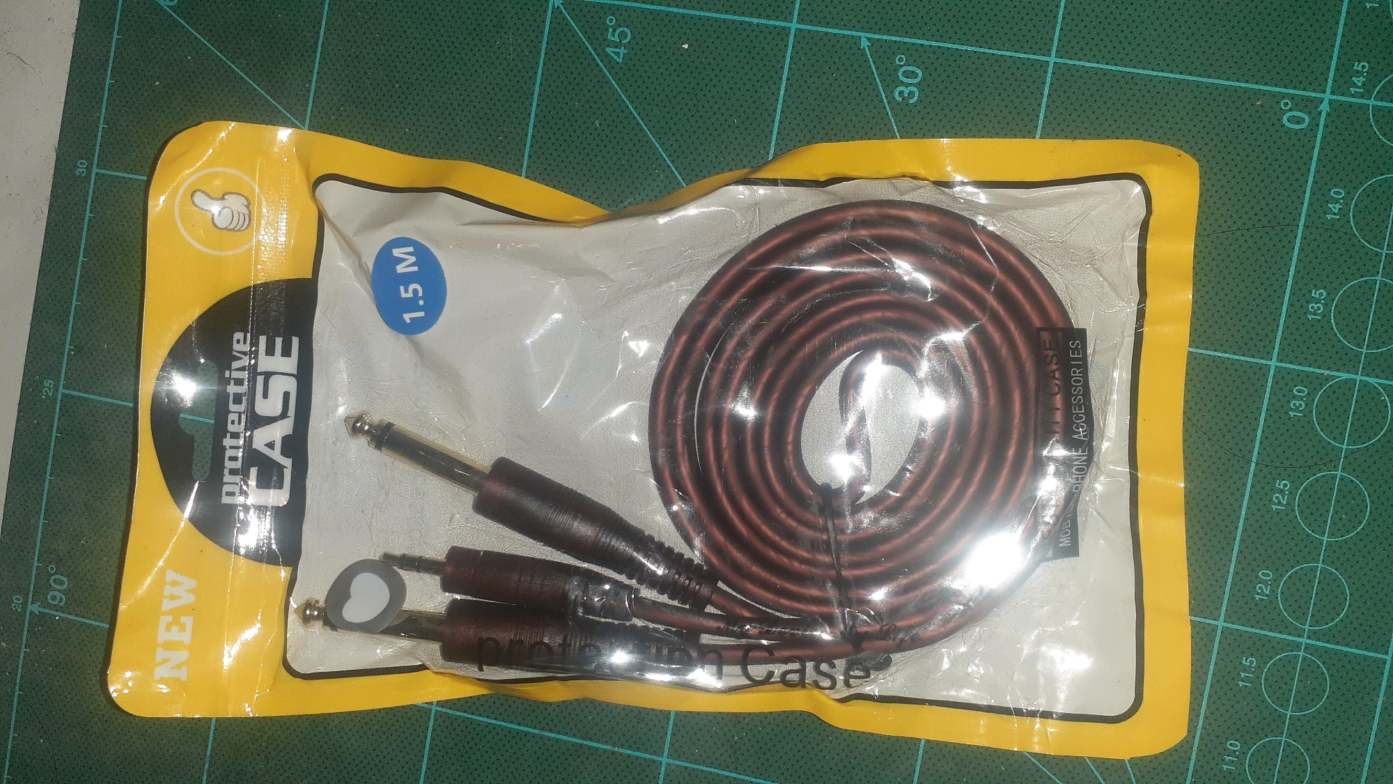 Picture of Guitar Cable (1:2) 5 Feet 3.5Mm To 6.5Mm Dual Male To Male Audio Cable Pure Copper Audio Adapter Extension Cable For Computer Amplifier Mixer - 1.5M - Black - Guitar Strings 