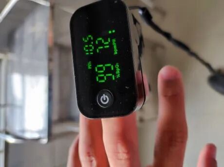 Picture of Jumper JPD-500G (LED) Fingertip Pulse Oximeter (CE & FDA Approved) (Multicolor)