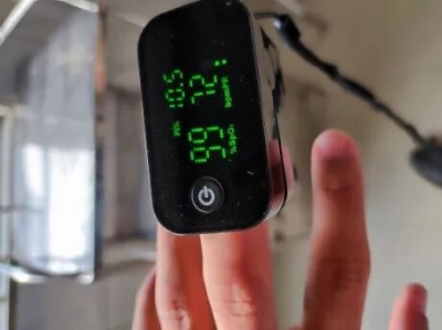 Picture of Jumper JPD-500G (LED) Fingertip Pulse Oximeter (CE & FDA Approved) (Multicolor)