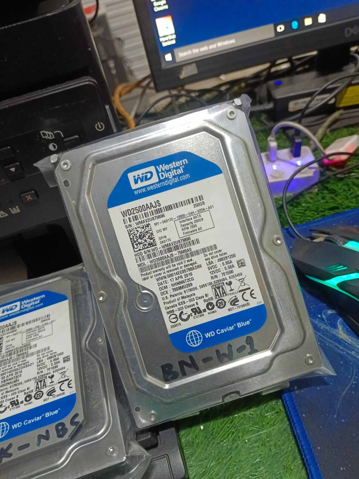 Picture of Hard disc SATA  3.5 inch  Hdd 250gb For Dextop,CC Camera and other uses Korean Product 100% performance - 250GB