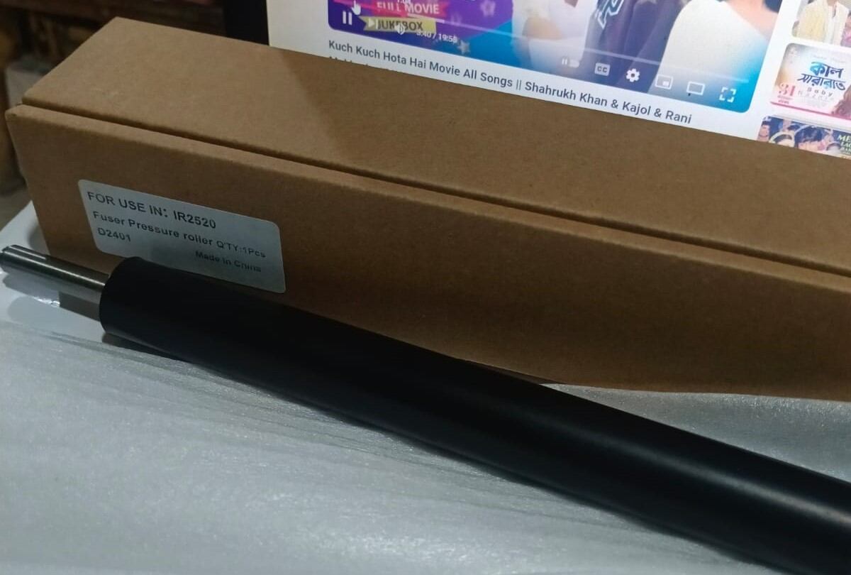 Picture of Lower Roller / Pressure Roller For C-A-N-O-N PHOTOCOPY MACHINE  IR  2520 2525 2530 2270 2870 3025 3225 ( Best Quality ) - Black