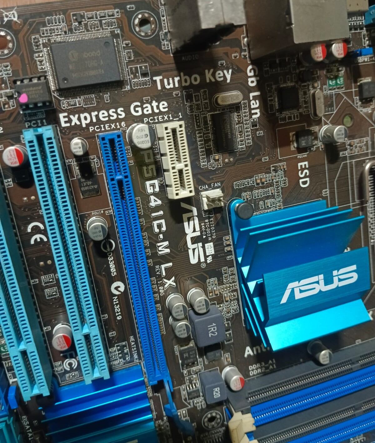 Picture of Mother Board ddr2 and ddr3 ram supporters 41 combo for Dextop Computer  G-I-G-A  M-S-I  A-S-U-S  eTC BRAND korean product Available
