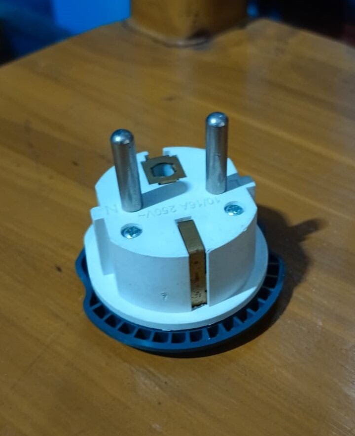 Picture of Multi 3 pic Socket two pin round  power  Connector best quality Product - Multicolor