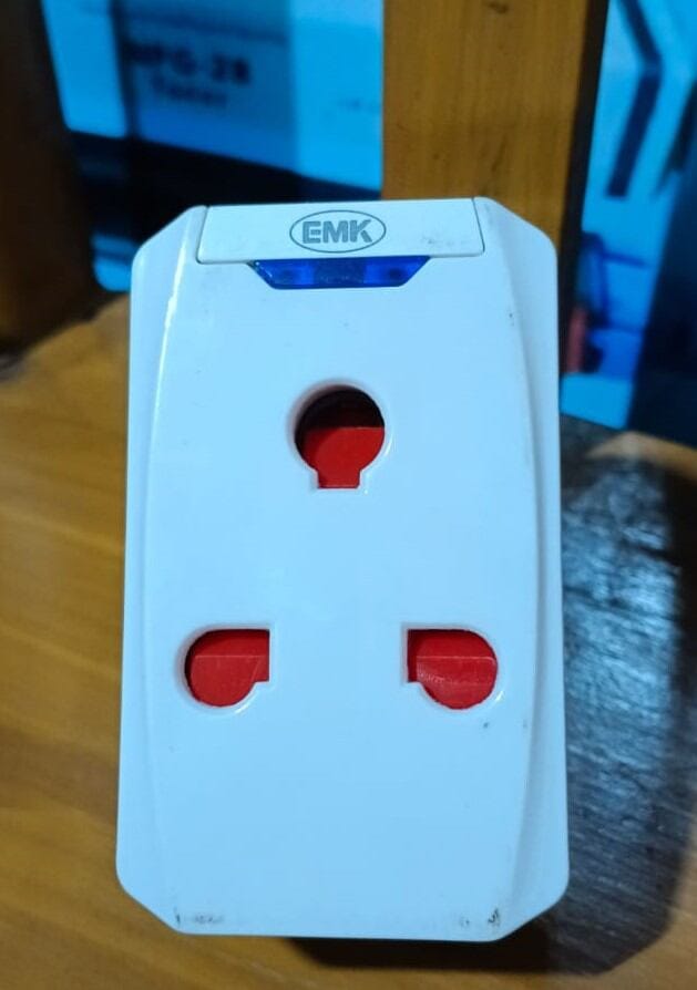 Picture of Multi 3 pic Socket three pin flat  power  Connector high  quality metal Product - White