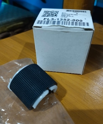 Picture of Paper Pic Up Roller For Cassette For C-A-N-O-N IR-2520 IR-2525 IR-2530 ETC MODEL SUPPORTERS AVAILABLE - Black