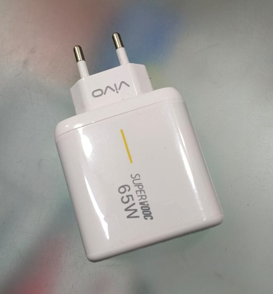Picture of Adaptor VIVO SUPER VOOC 65W out put 5Volt 3amp  2 Pin Input china Product available - White