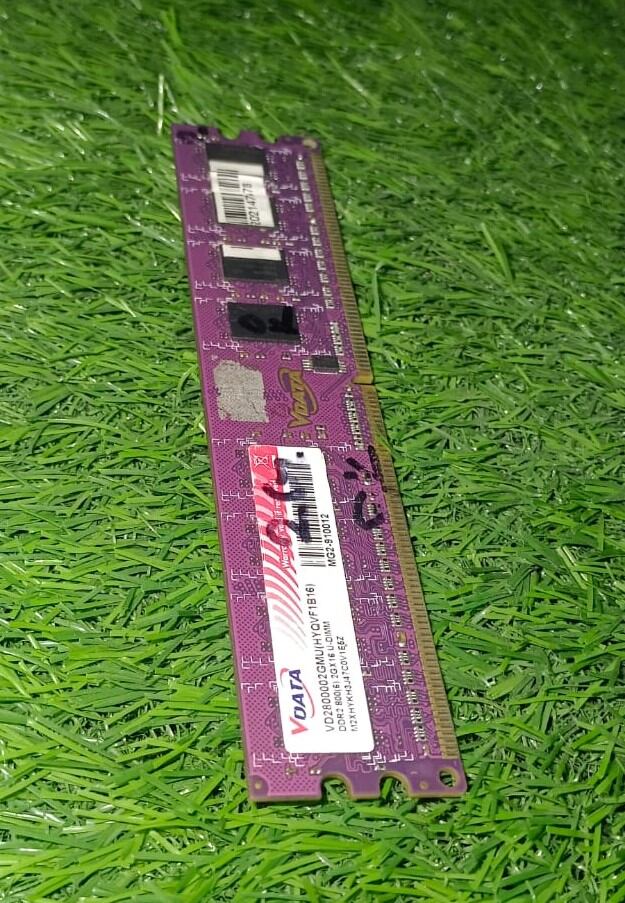 Picture of DIMM R-A-M DDR2 2GB 800MGZ Korean Product Available 100% Performance - Multicolor