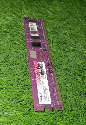 Picture of DIMM R-A-M DDR2 2GB 800MGZ Korean Product Available 100% Performance - Multicolor
