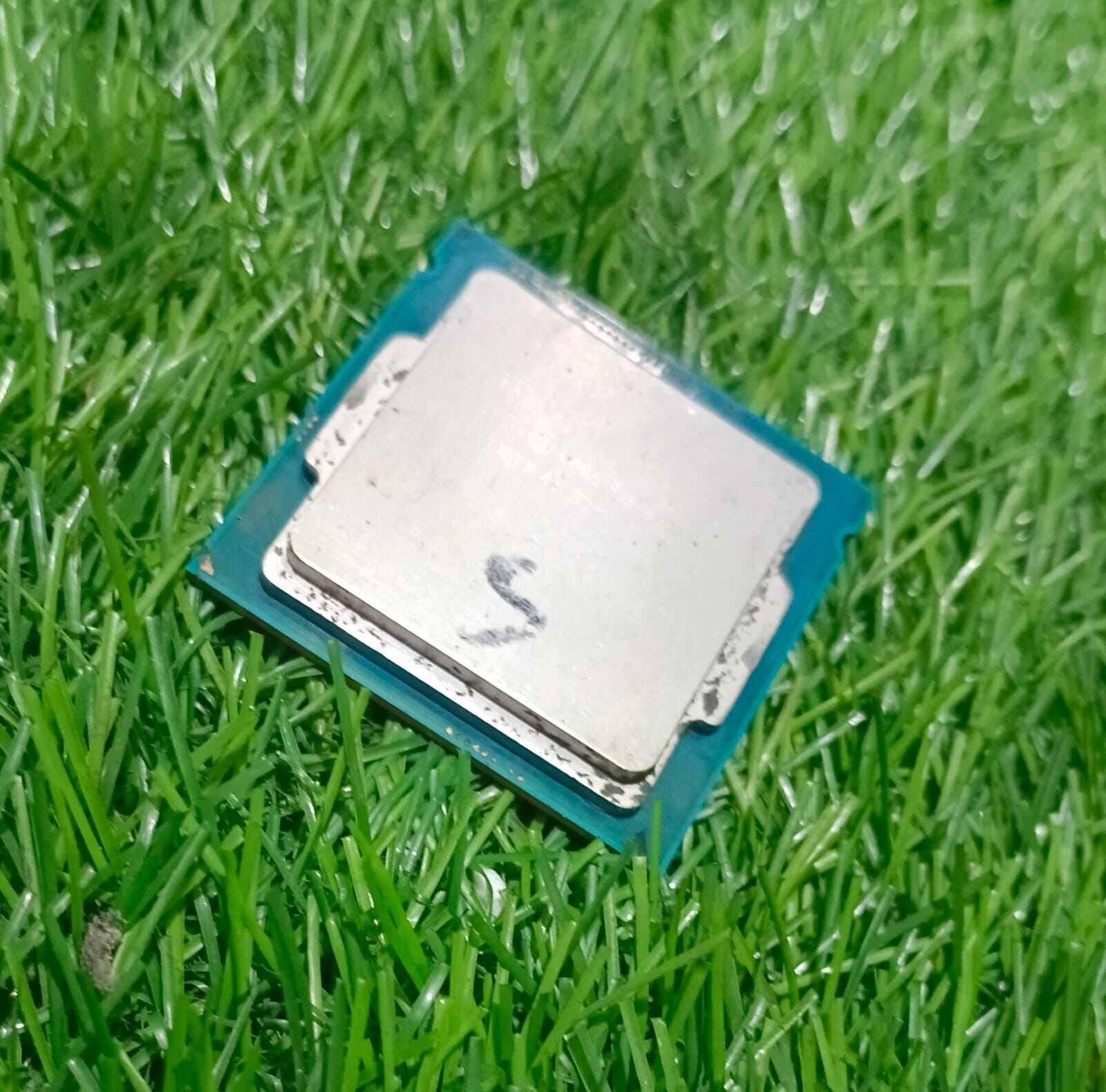Picture of Pro Ces sor i3 4th generation korean product for 81 85 87 97 etc motherboard supporters