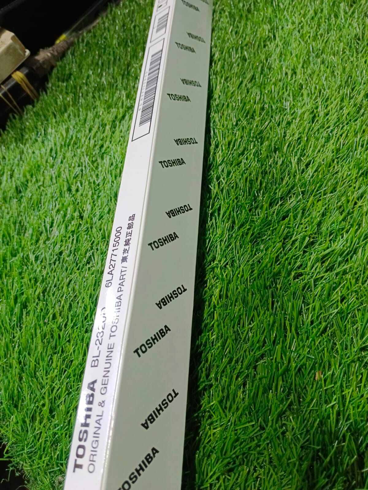 Picture of Cleaning Blade for estudio toshiba 2006 2303 2523a 2523ad 2323am 2823a 2829a  2007 166 223 280 282 etc model supporters - Silver