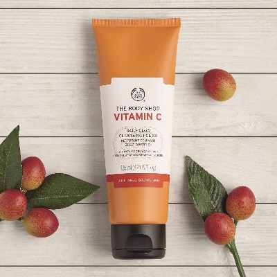 Picture of The Body Shop Vitamin C Daily Glow Cleansing Polish - 125ml