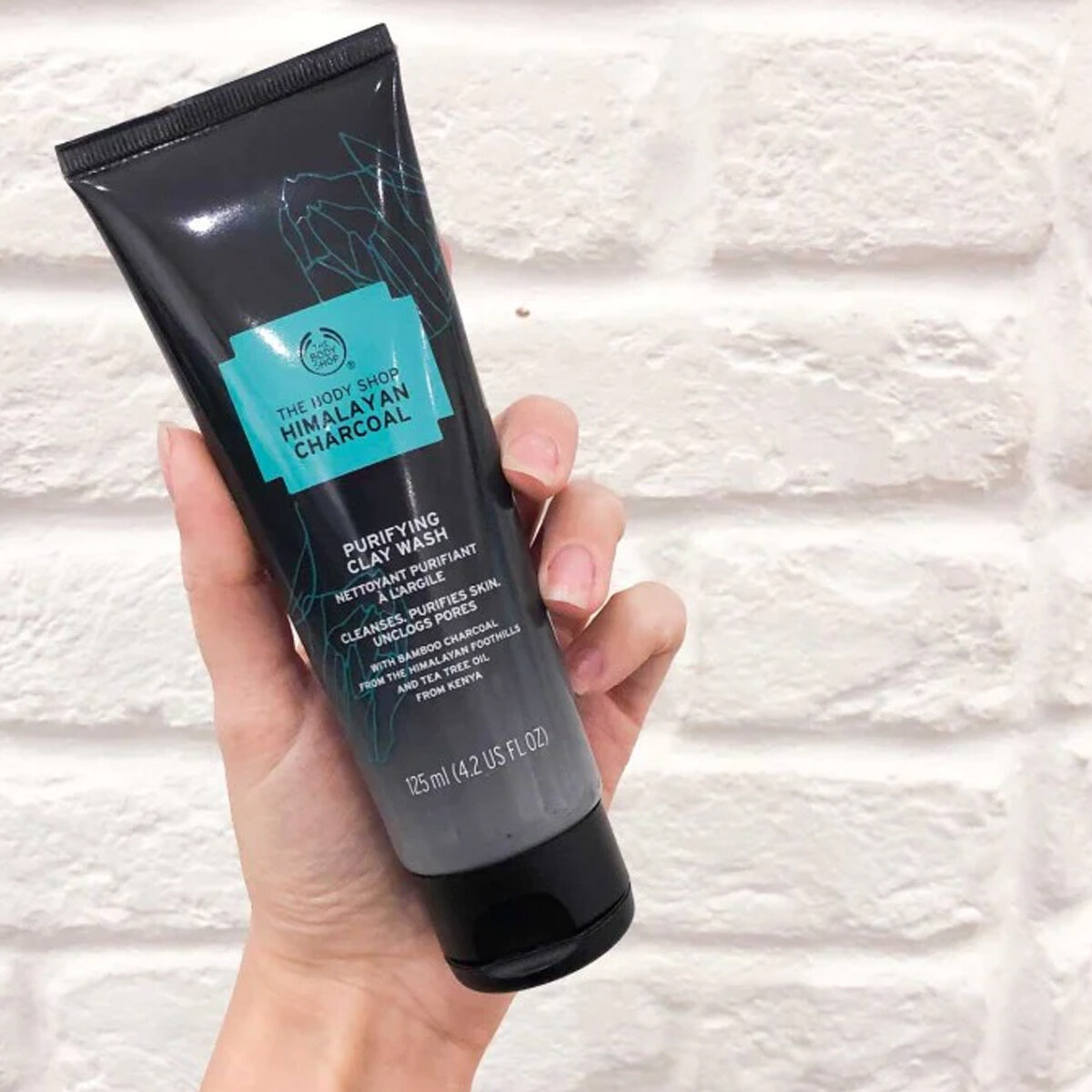 Picture of The Body Shop Himalayan Charcoal Purifying Clay Wash - 125 ml
