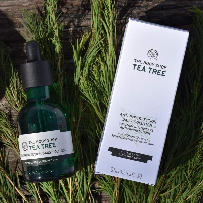 Picture of The Body Shop Tea Tree Anti Imperfection Daily Solution 50ml