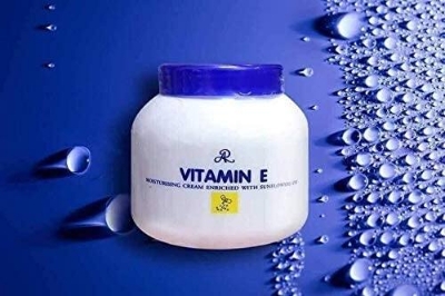 Picture of AR Vitamin E Moisturising Cream Enriched With Sunflower Oil 200g