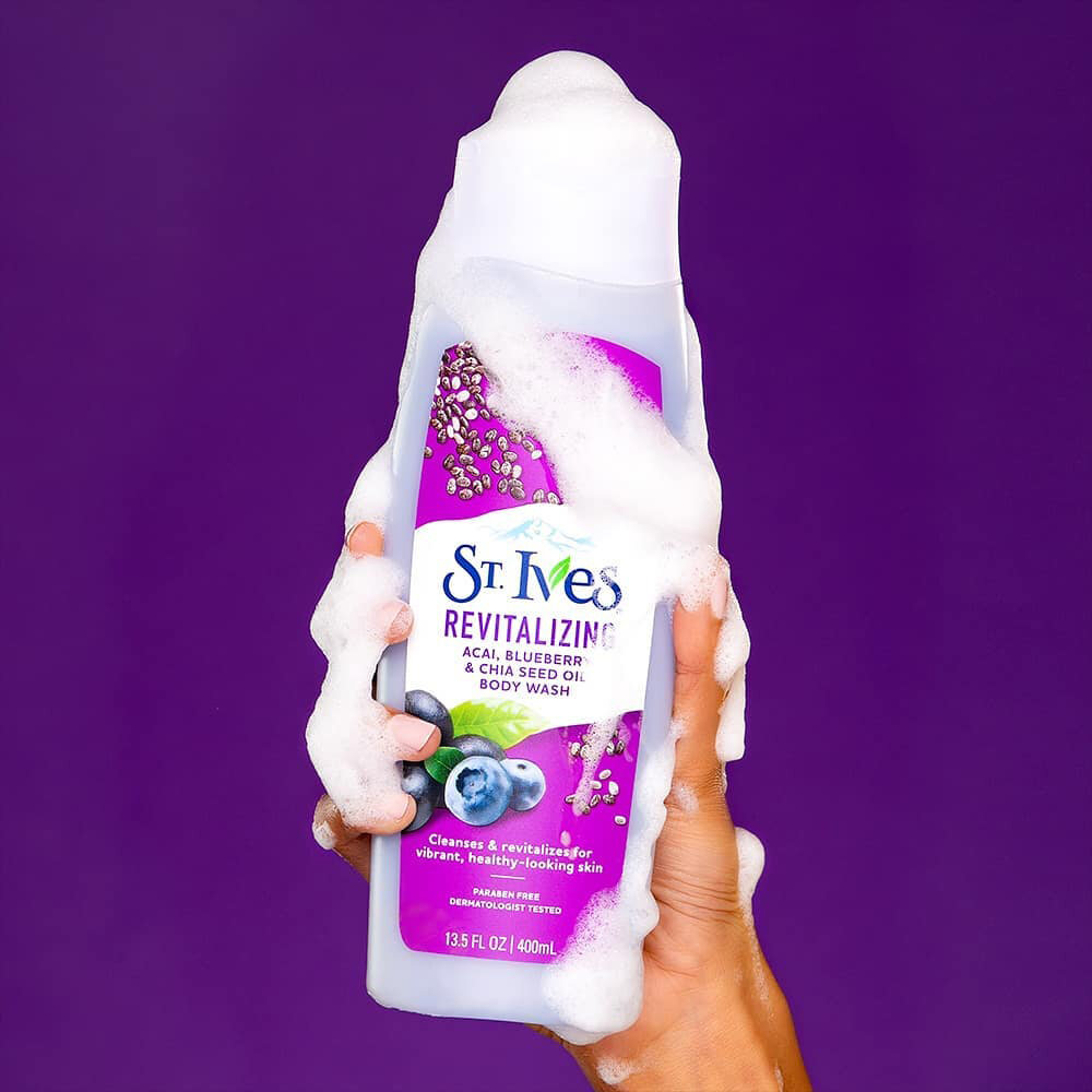 Picture of St. Ives Revitalizing Acai, Blueberry & Chia Seed Oil Body Wash - 400ml