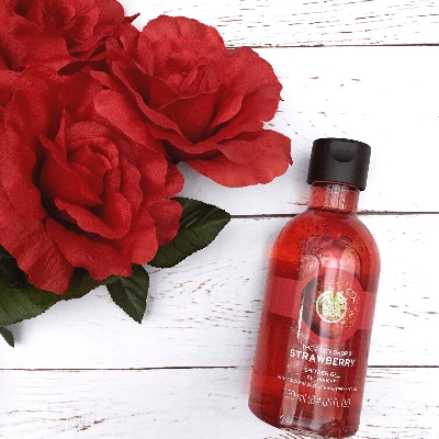 Picture of The Body Shop - Strawberry Shower Gel  250ml