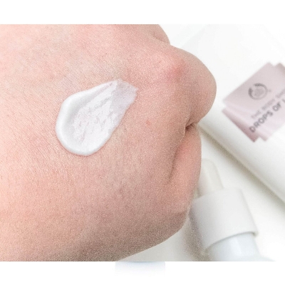 Picture of The Body Shop Drops of Light Brightening Cleansing Foam 125ml