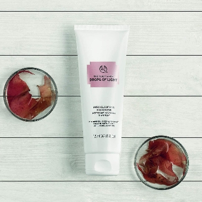 Picture of The Body Shop Drops of Light Brightening Cleansing Foam 125ml