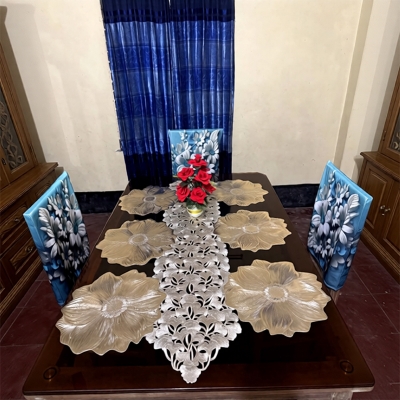 Picture of 6 pc mat 1 pc runner Dining Mat (7pc set)