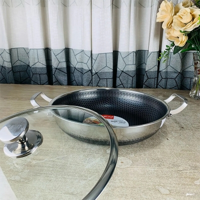 Picture of Uncoated Honeycomb Design Stainless Steel Non-Stick Cookware / Karai with Lid 28cm