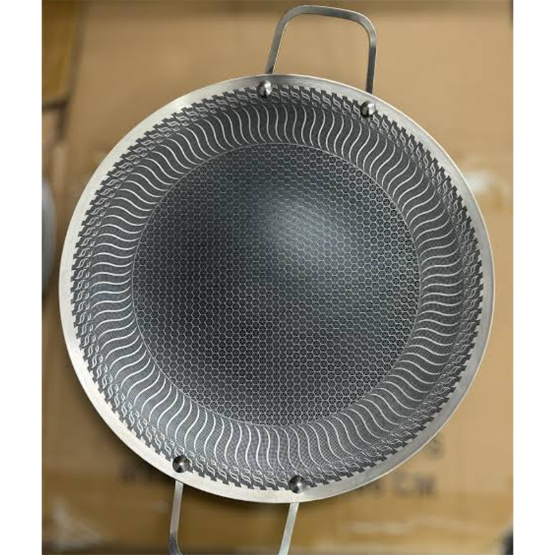 Picture of Nonstick Round BBQ Barbecues Plate for Inductions Stove Electric Cooktops