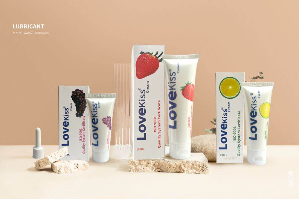 Picture of Love Kiss Cream Edible Lubricant Grape Flavor 25ml