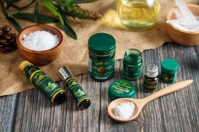Picture of PoThong Thai Herbal Green Cooling Massage Balm 50g