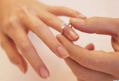 Picture of 5 Things To Refer To Have Right Engagement Ring-Antique White