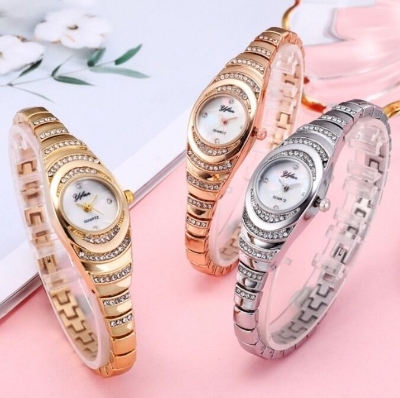 Picture of New Trend Fashion Steel Chain Diamond Women WatchSilver, Rose Gold, Gold