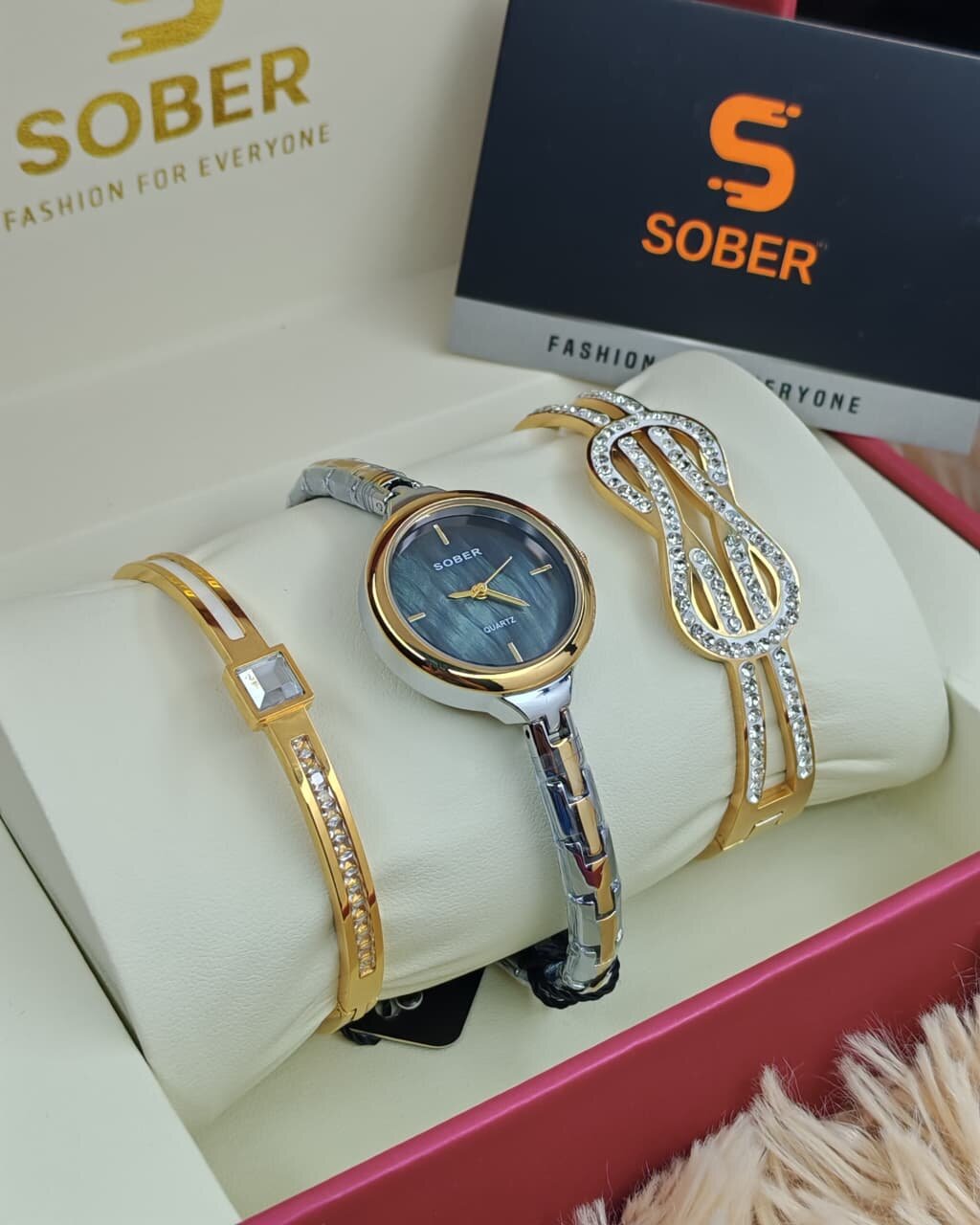 Picture of Women’s Jewelry Gift Set – Flash Plated Gold Half Bangle Diamond Watch, Infinity Pendant Necklace and Swarovski Crystal Bracelet - BUR213YG-SGreen, Blue, silver white