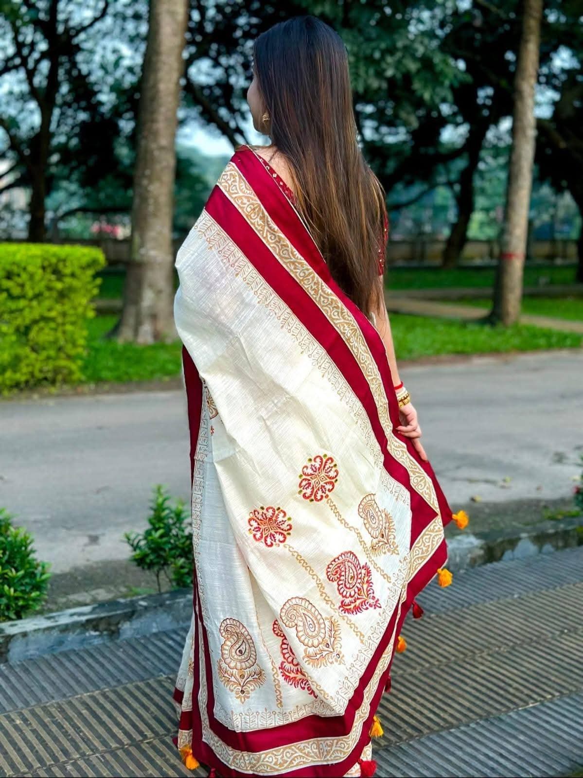 Picture of Hamim Fashion Original Khadi Cotton Screen Print and Embroidery Work Saree With Blouse Piece  - 13 Haat